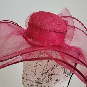 Paris Magenta Fascinator Hat – Elegant Organza Headpiece for Wedding & Derby